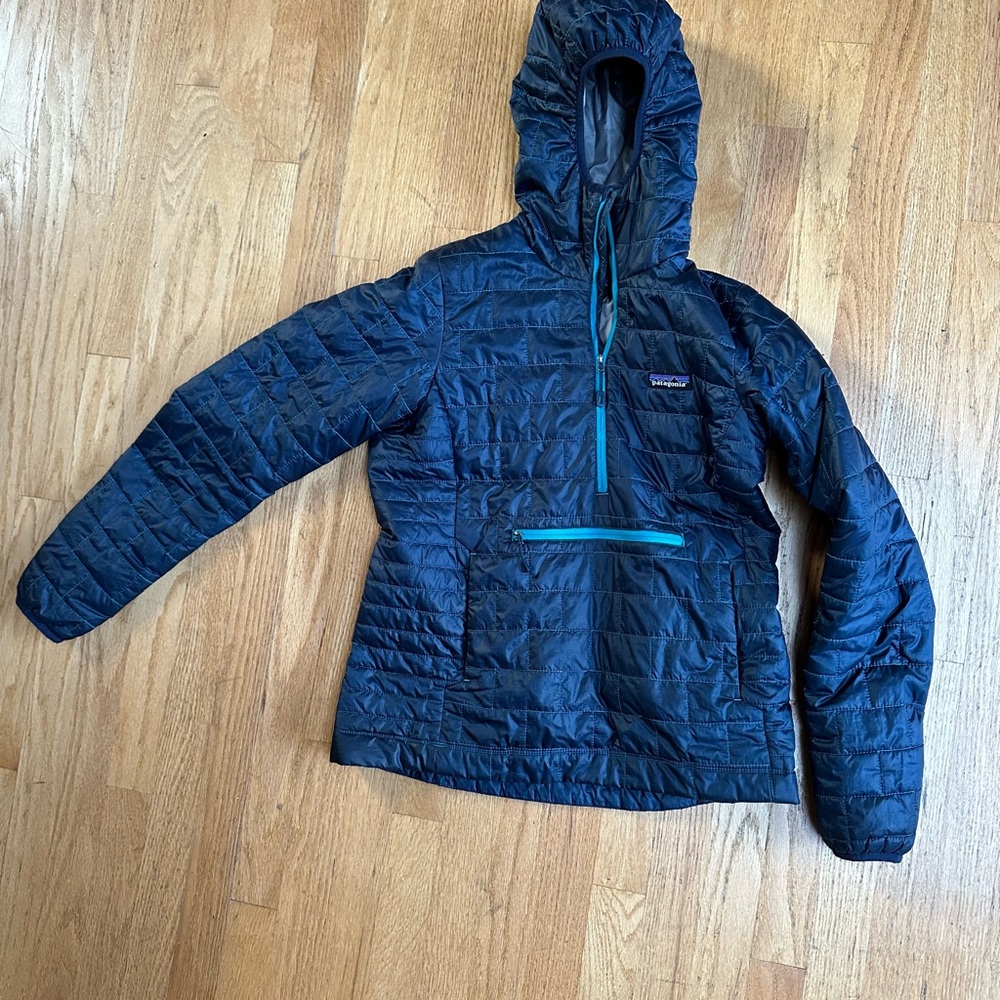 Women’s small Patagonia nano puff down jacket